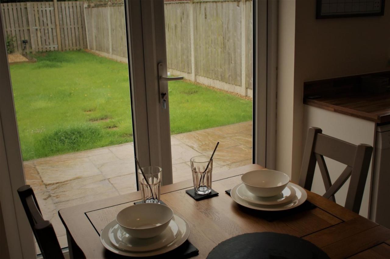 Home From Home Milford Haven Bagian luar foto